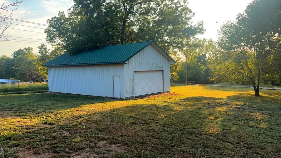 618 E 5th Street, Hulbert, OK 74441 - #3