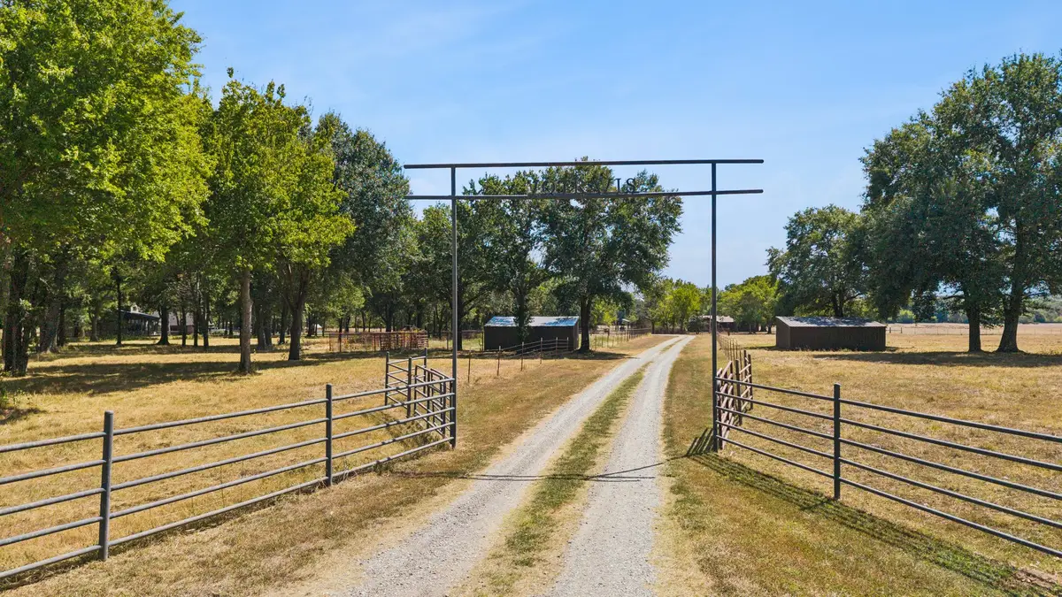 21540 E State Highway 31, Quinton, OK 74561 - #1
