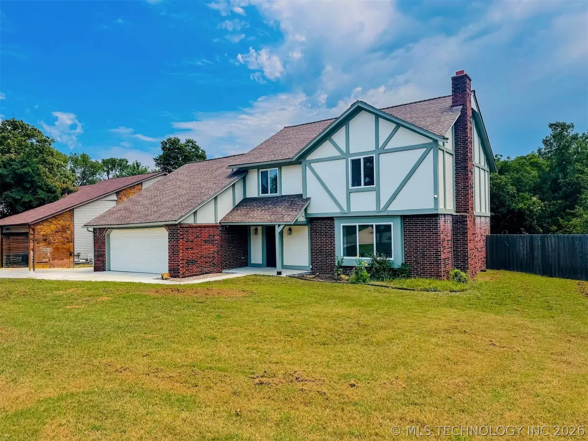 2502 W Driftwood Drive, Claremore, OK 74017 - #1