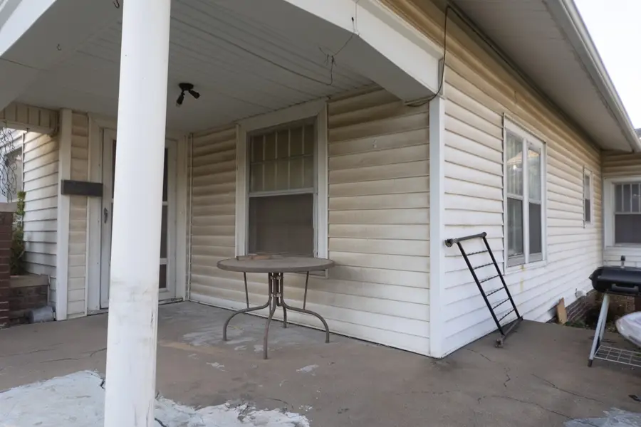 601 W Otoe Avenue, Ponca City, OK 74601 - #3