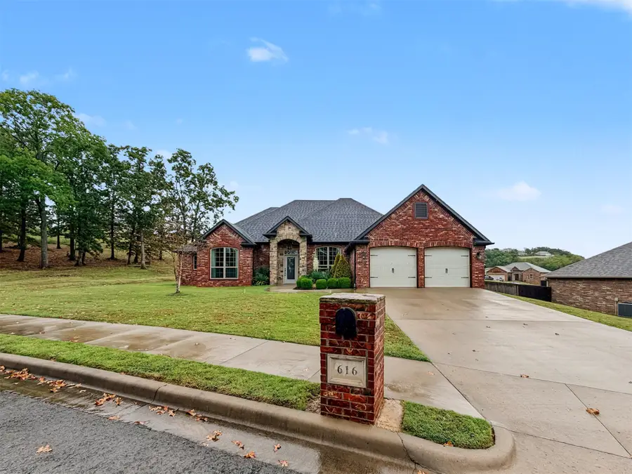 616 Woodlands Drive, Tahlequah, OK 74464 - #2
