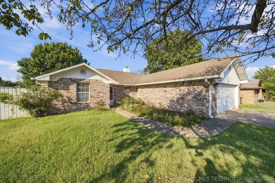 2301 Piney Point Avenue, Okmulgee, OK 74447 - #2