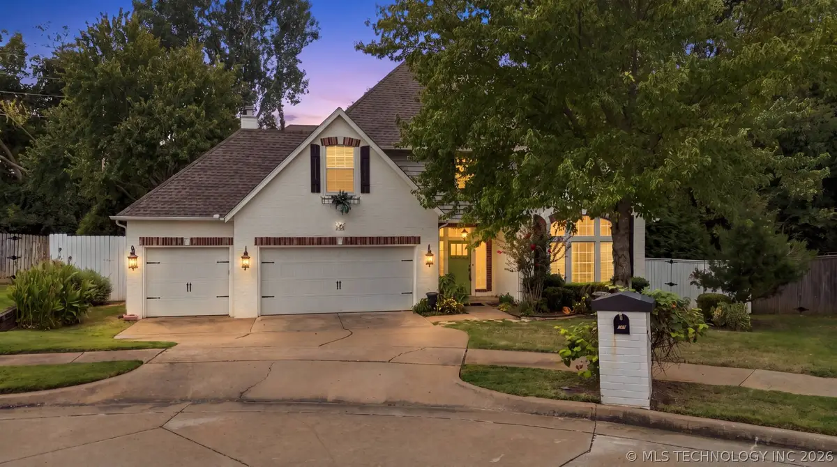 204 N Sweet Gum Avenue, Broken Arrow, OK 74012 - #1