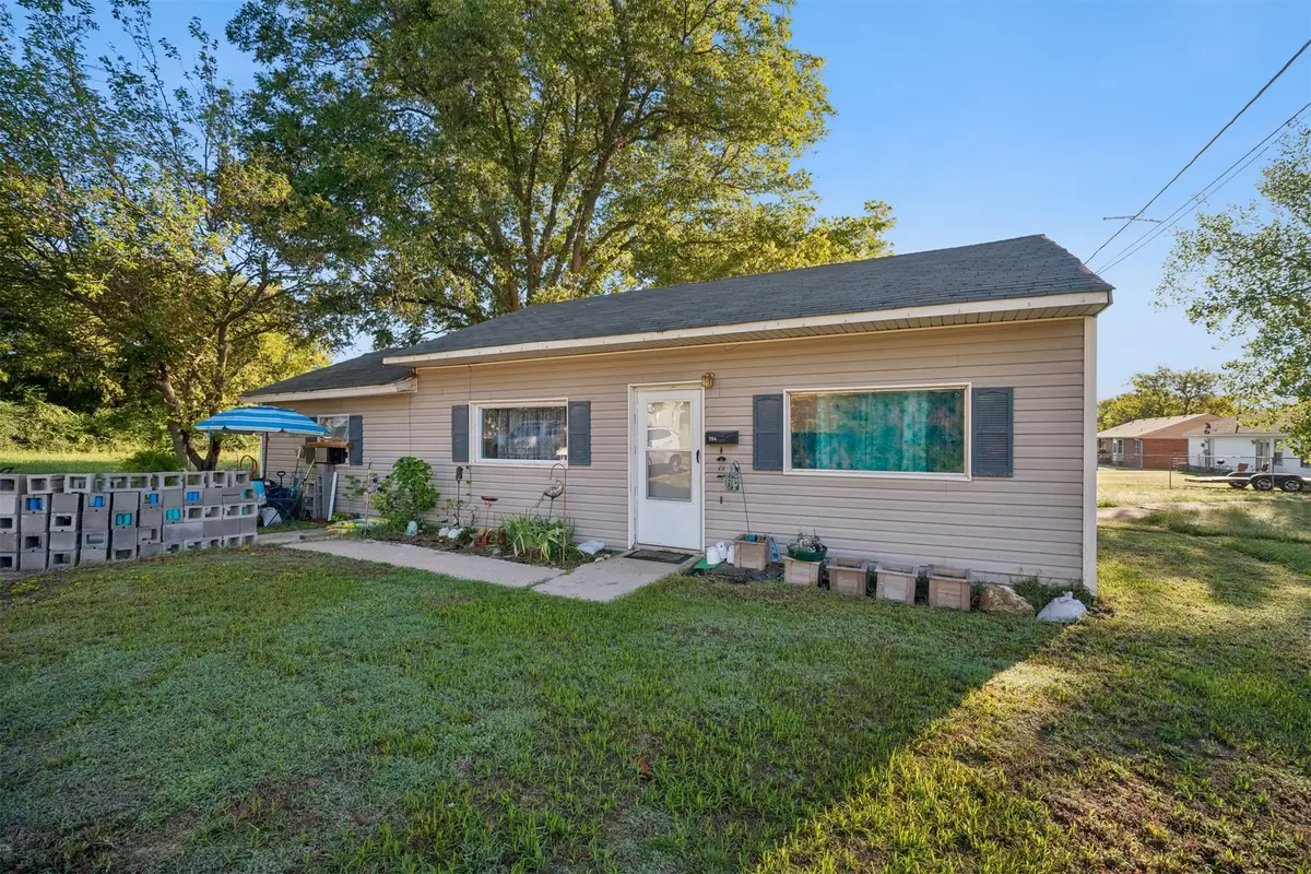 704 N Gertrude Avenue, Wagoner, OK 74467 - #1
