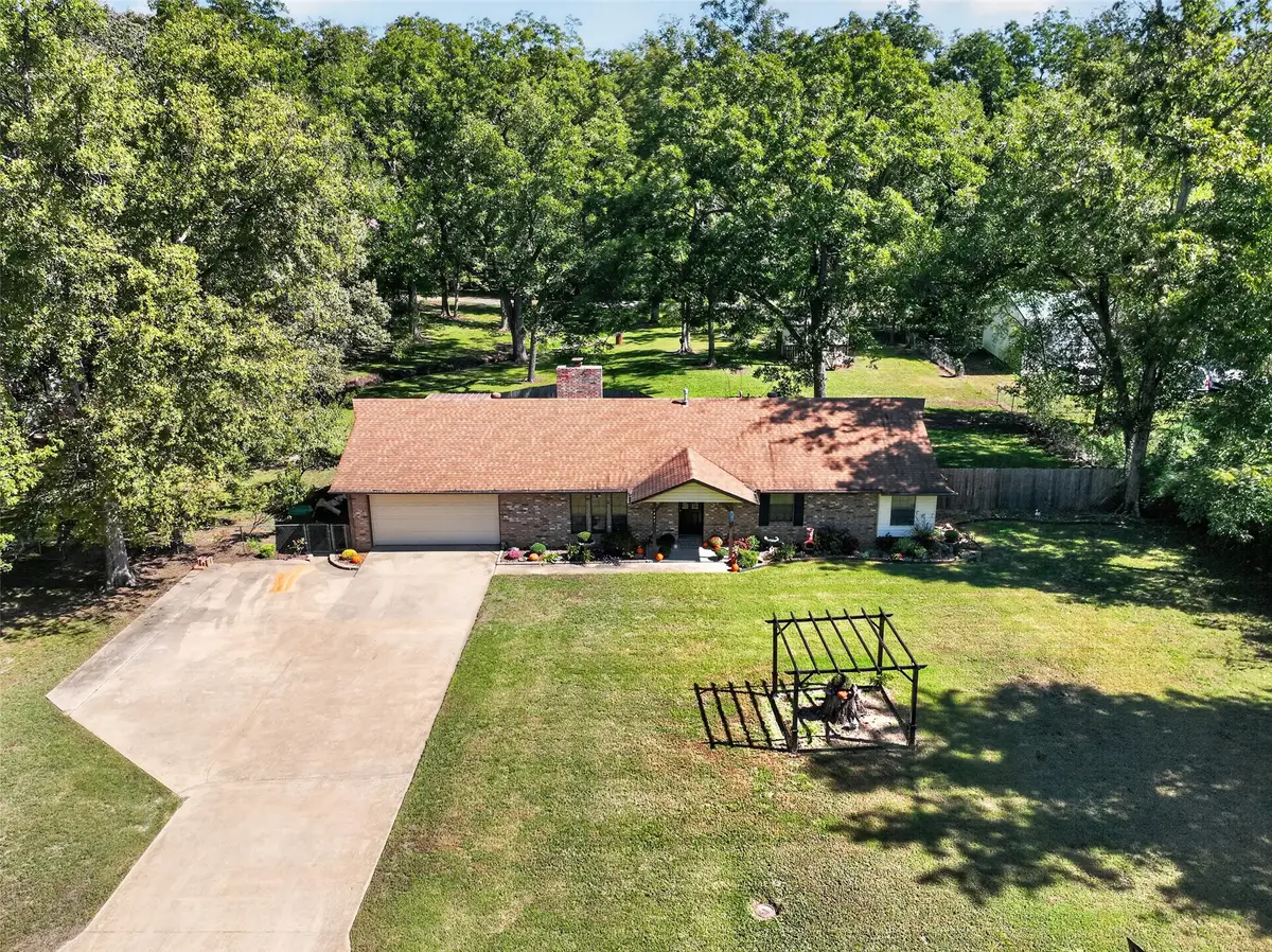 1002 N Hopi Street, Chouteau, OK 74337 - #1