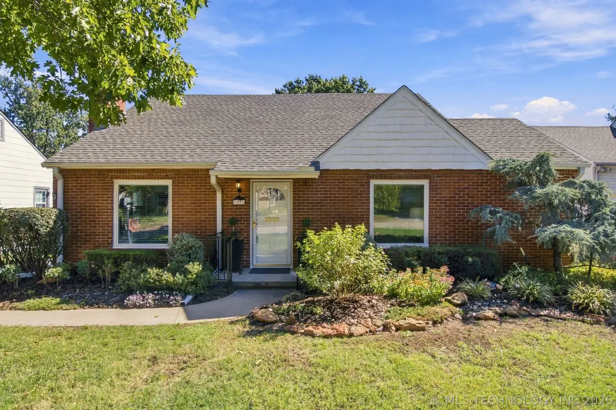1223 S Vandalia Avenue, Tulsa, OK 74112 - #1