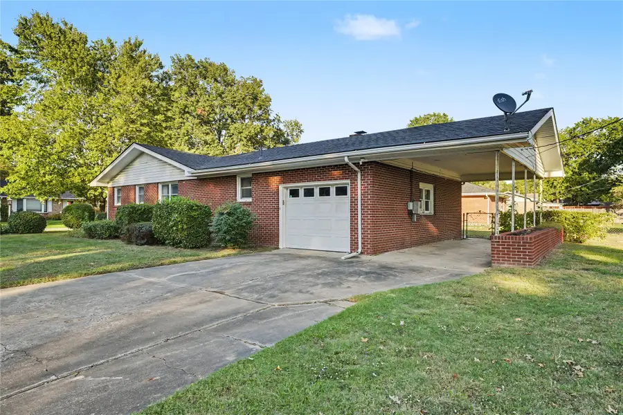 700 SE 10th Street, Pryor, OK 74361 - #3