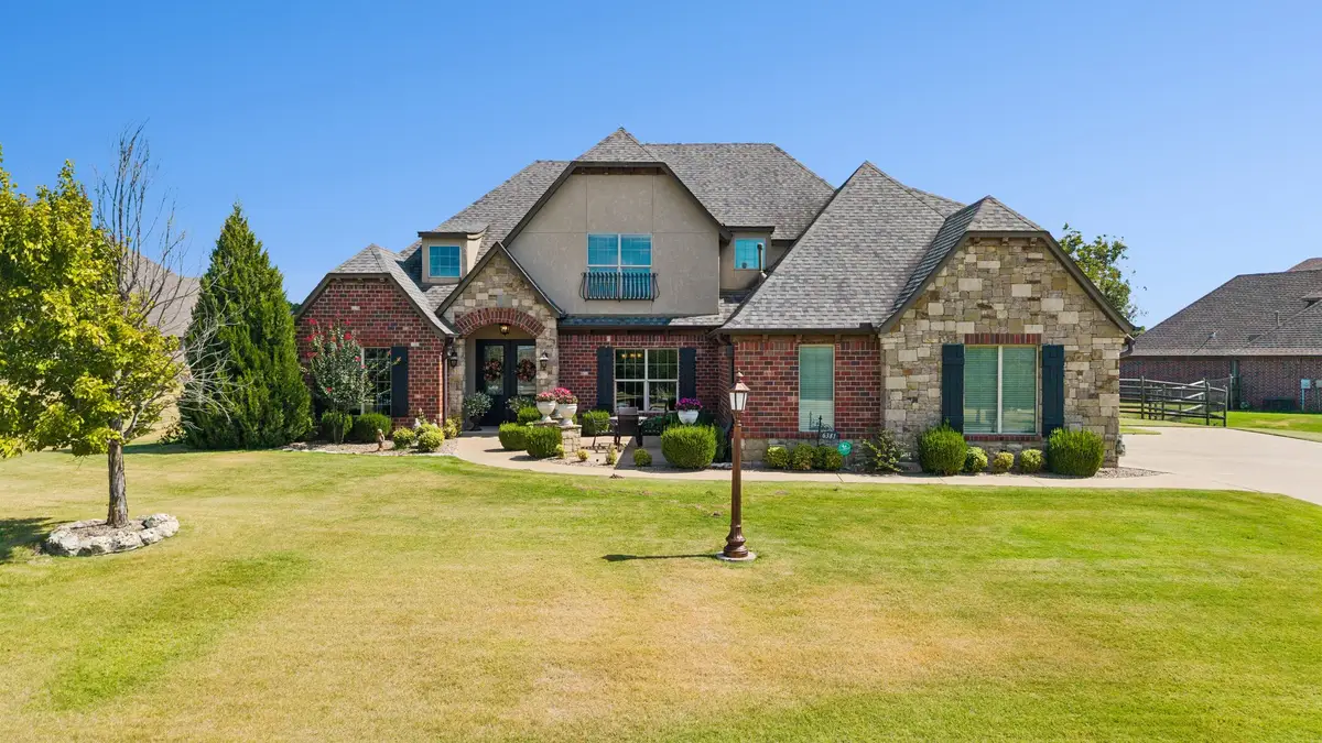 6381 N Locust Lane, Owasso, OK 74055 - #1