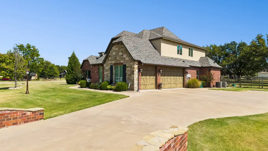 6381 N Locust Lane, Owasso, OK 74055 - #3