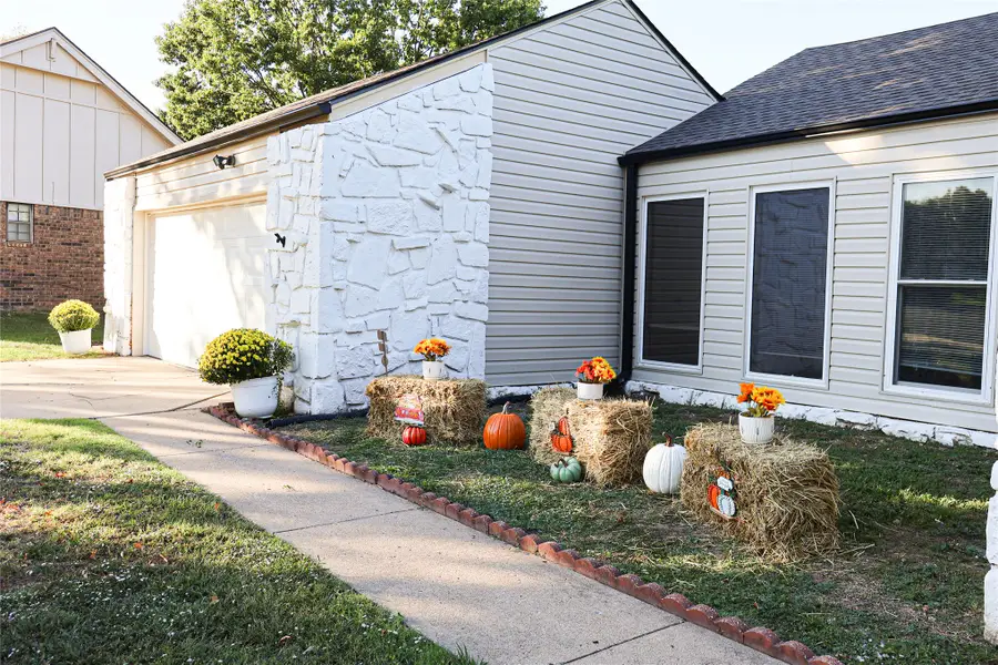 10019 E 39th Place, Tulsa, OK 74146 - #2