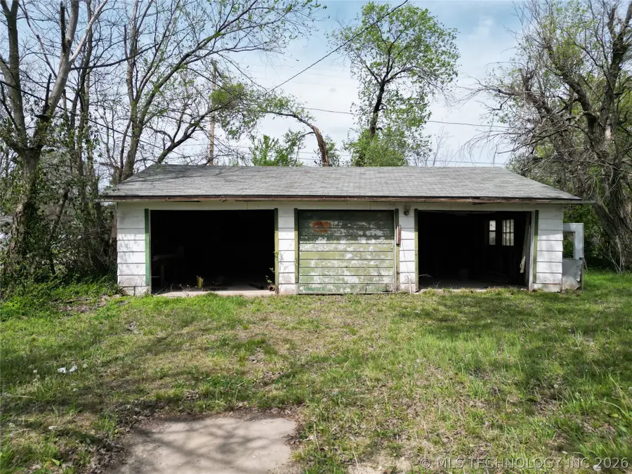 523 S Broadway, Holdenville, OK 74848 - #2
