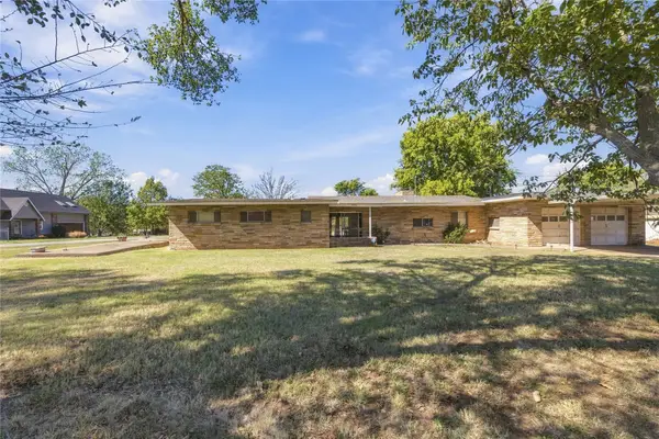1402 N 157th East Avenue, Tulsa, OK 74116