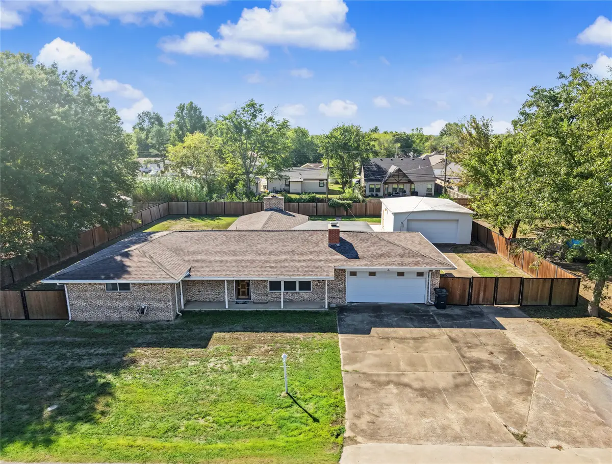 412 E Oak Street, Skiatook, OK 74070 - #1
