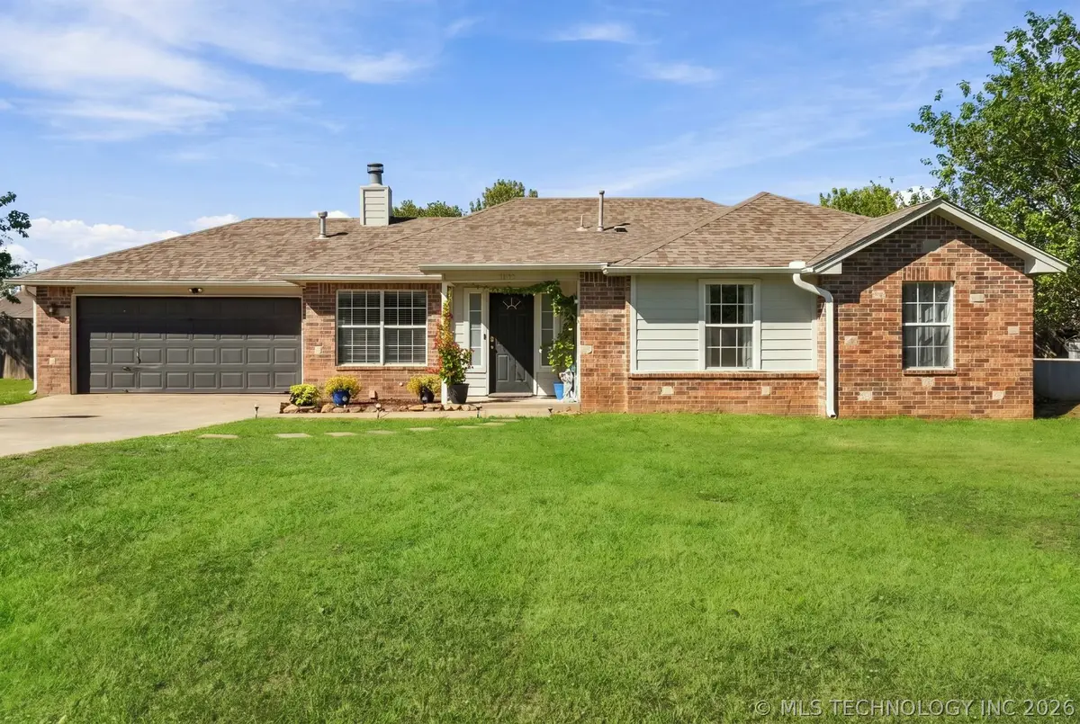 1100 S Hummingbird Lane, Skiatook, OK 74070 - #1