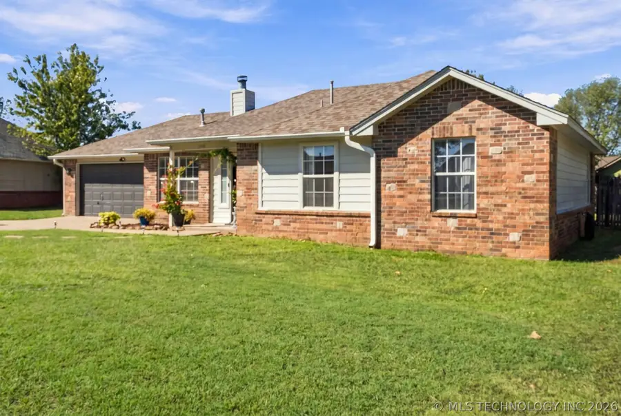 1100 S Hummingbird Lane, Skiatook, OK 74070 - #2