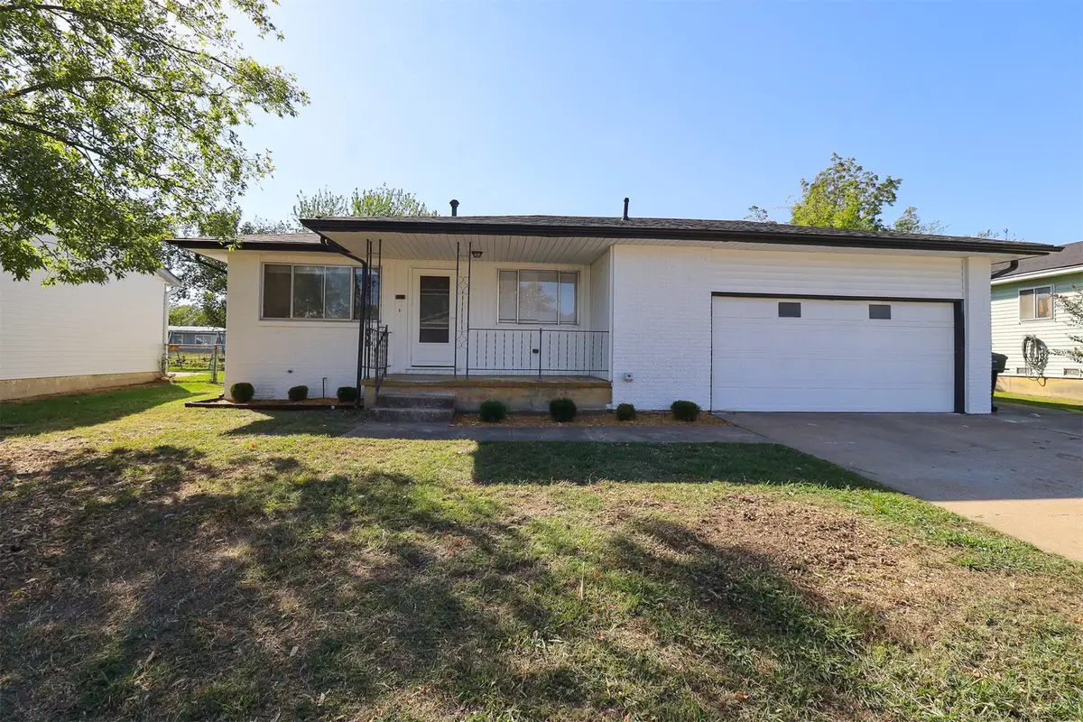 810 N Dogwood Street, Owasso, OK 74055 - #1