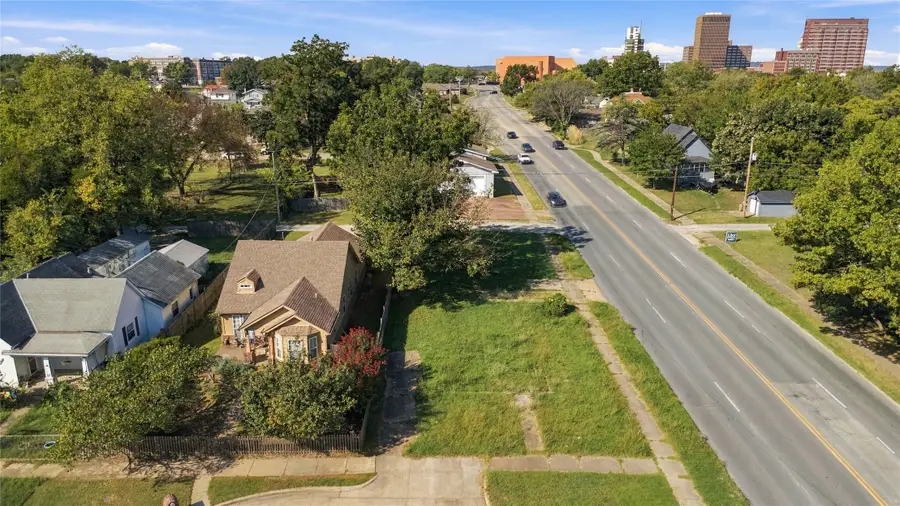 701 S Seneca Avenue, Bartlesville, OK 74003 - #2