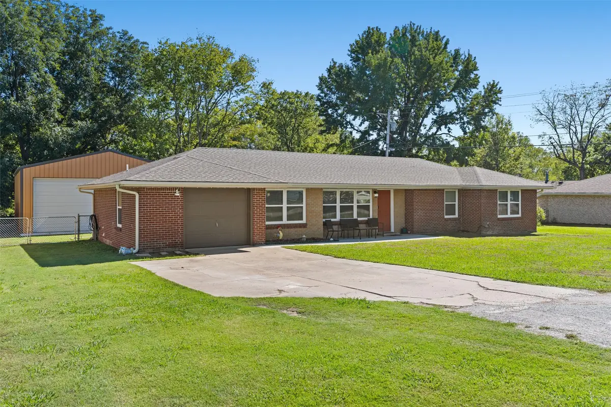 1600 Prairie Heights, Bartlesville, OK 74006 - #1