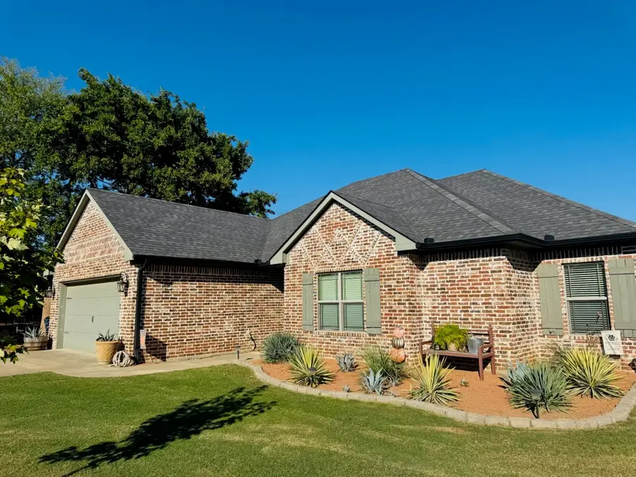 573 Edgewood Circle, Durant, OK 74701 - #2