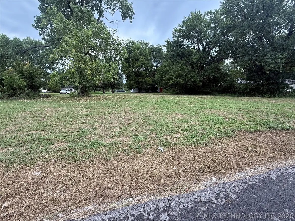 S Cresthaven Street, Porter, OK 74454 - #1
