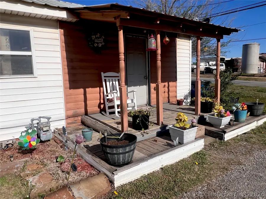 31 W 8th Street, Kiowa, OK 74553 - #2