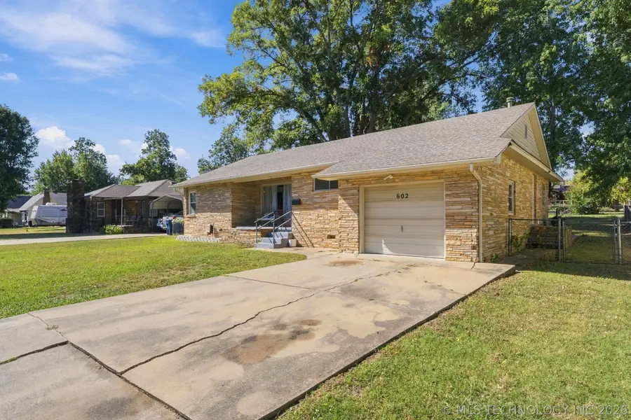 602 N C Avenue, Cleveland, OK 74020 - #2