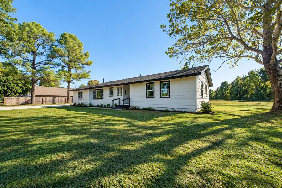 705 N Elliott Street, Pryor, OK 74361 - #3
