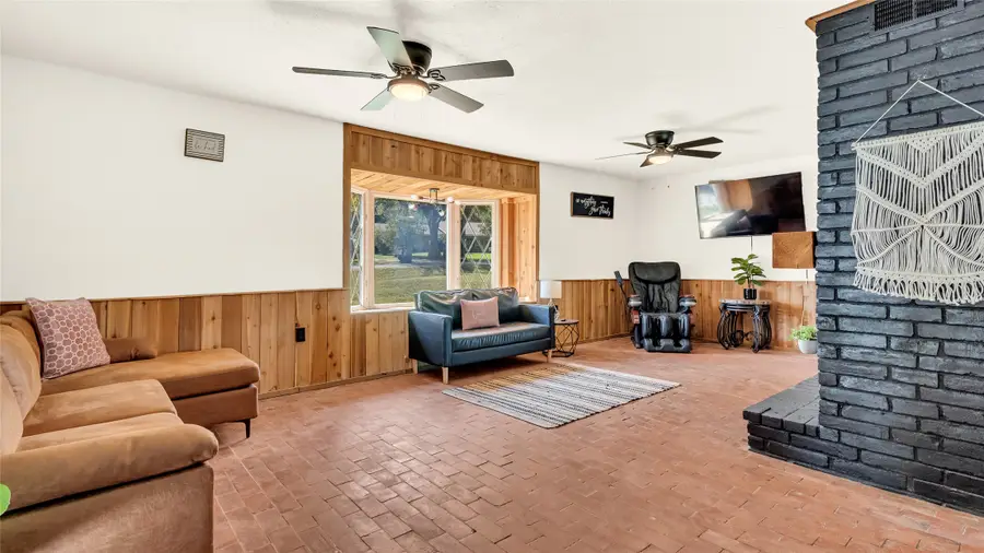 221 Meadow Road, Ardmore, OK 73401 - #2