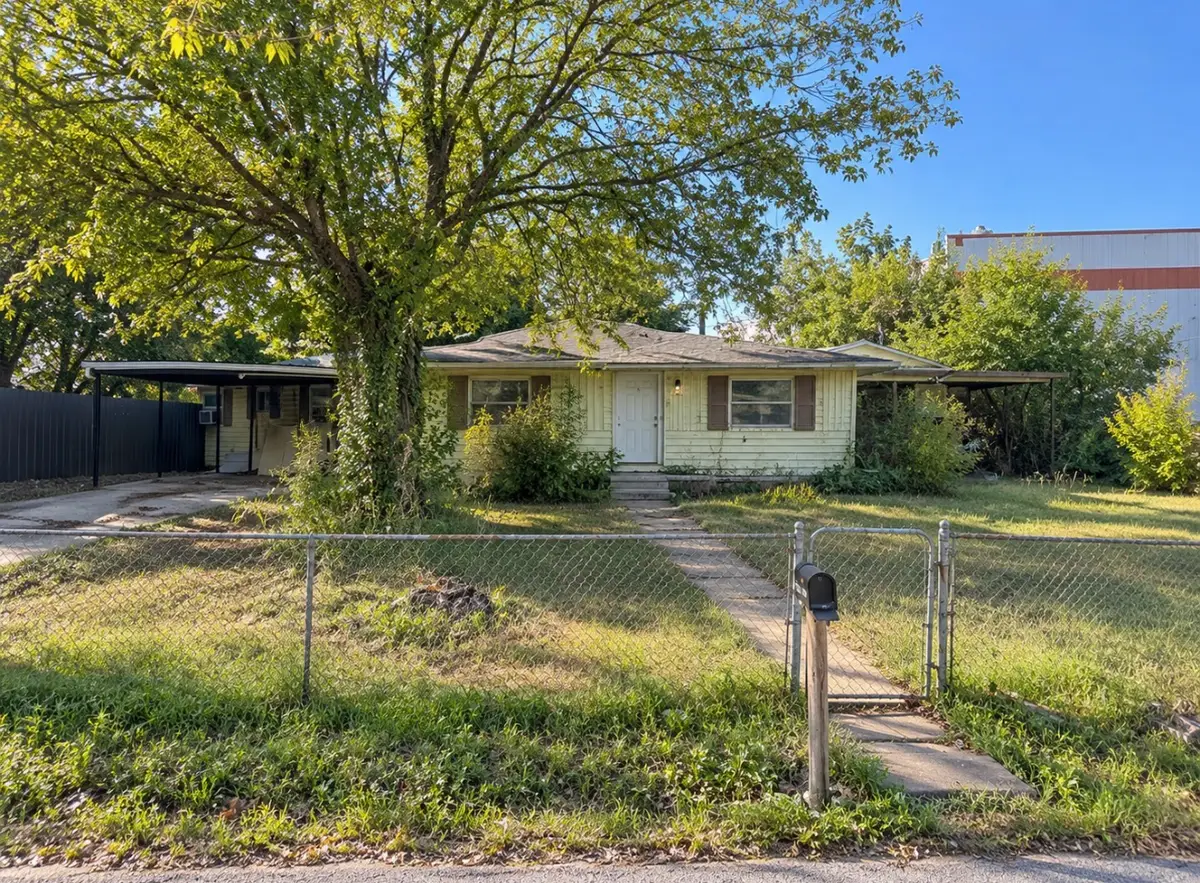 5140 S 37th Avenue W, Tulsa, OK 74107 - #1
