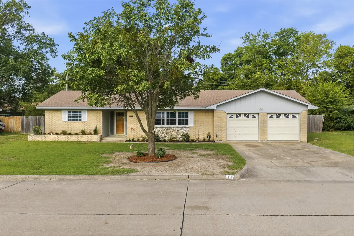 809 Pershing Drive W, Ardmore, OK 73401 - #1