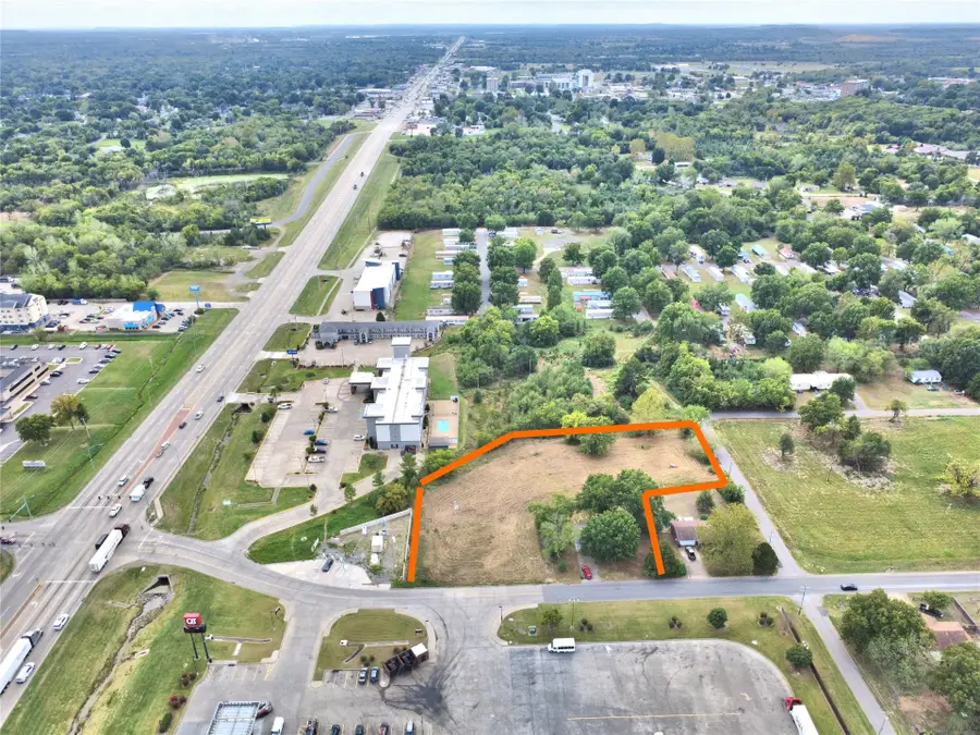 3321 Tahlequah St, Muskogee, OK 74401 - #3