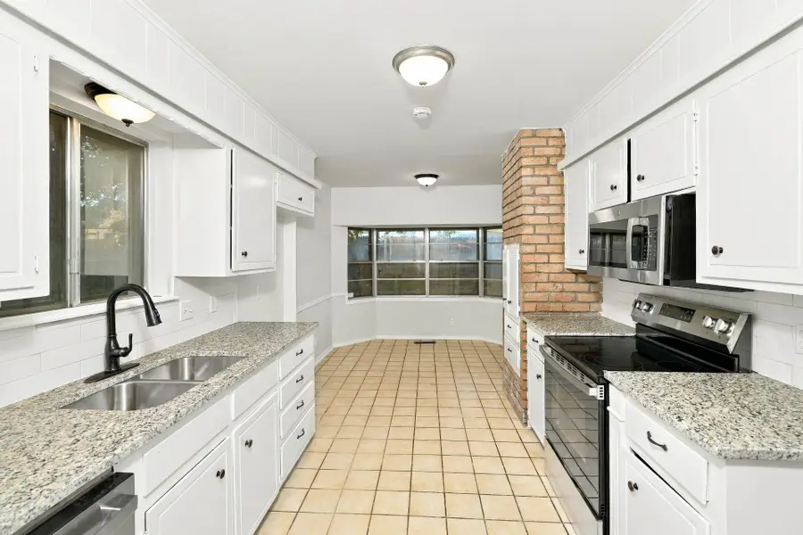 8911 E 26th Place, Tulsa, OK 74129 - #2