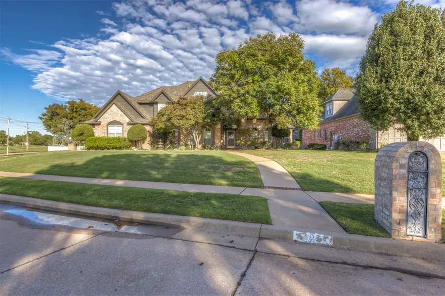105 E Ocala Street, Broken Arrow, OK 74011 - #2