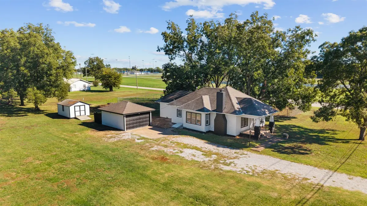 2520 E Tuxedo Boulevard, Bartlesville, OK 74006 - #1