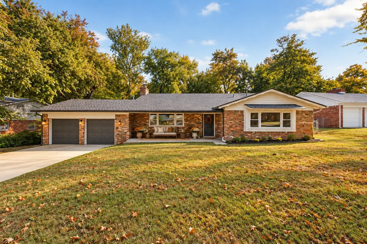 1725 S Darlington Avenue, Tulsa, OK 74112 - #1