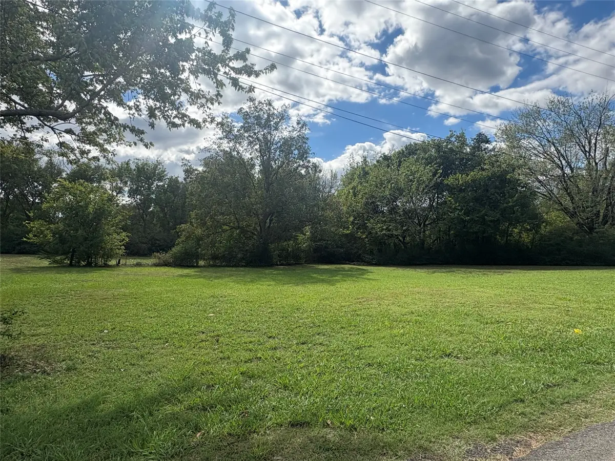 W Creek Avenue, Checotah, OK 74426 - #1