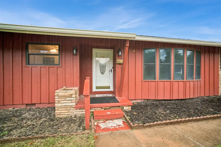 1318 N Main Street, Sand Springs, OK 74063 - #2