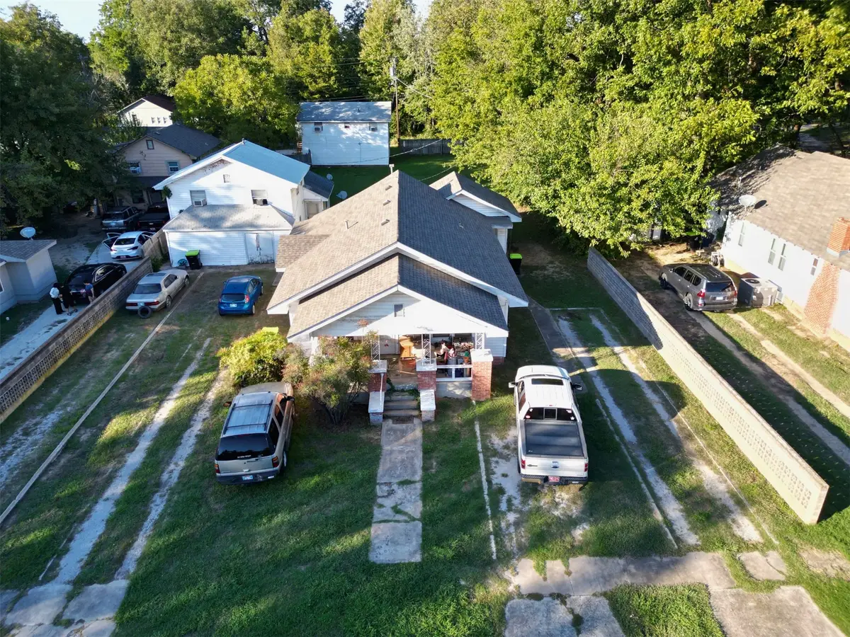 824 E 7th, Ada, OK 74820 - #1