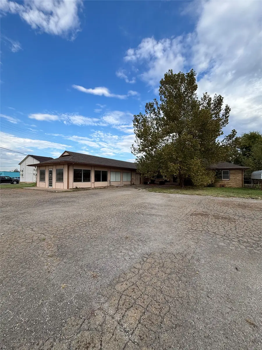 418 W Rogers Boulevard, Skiatook, OK 74070 - #3