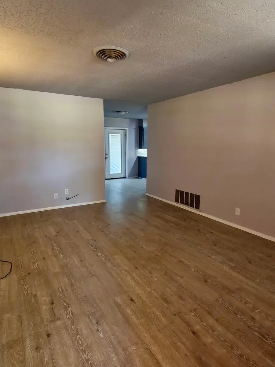 1616 N 10th Avenue, Durant, OK 74701 - #2