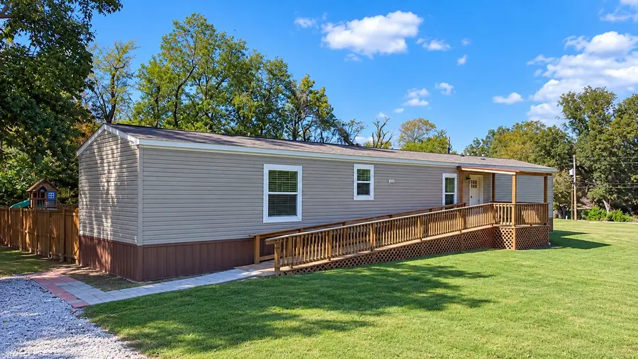 1422 N Pearl Street, Okmulgee, OK 74447 - #2
