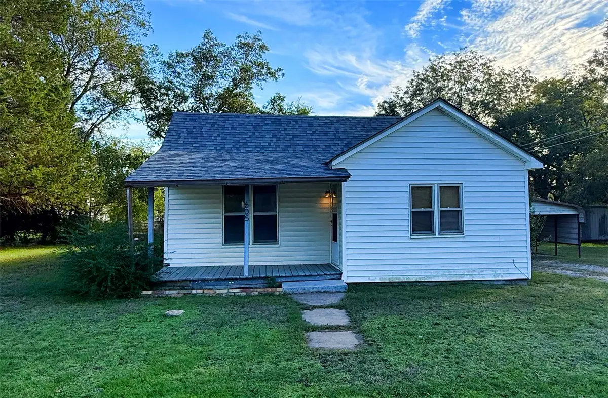605 E Center Street, Henryetta, OK 74437 - #1