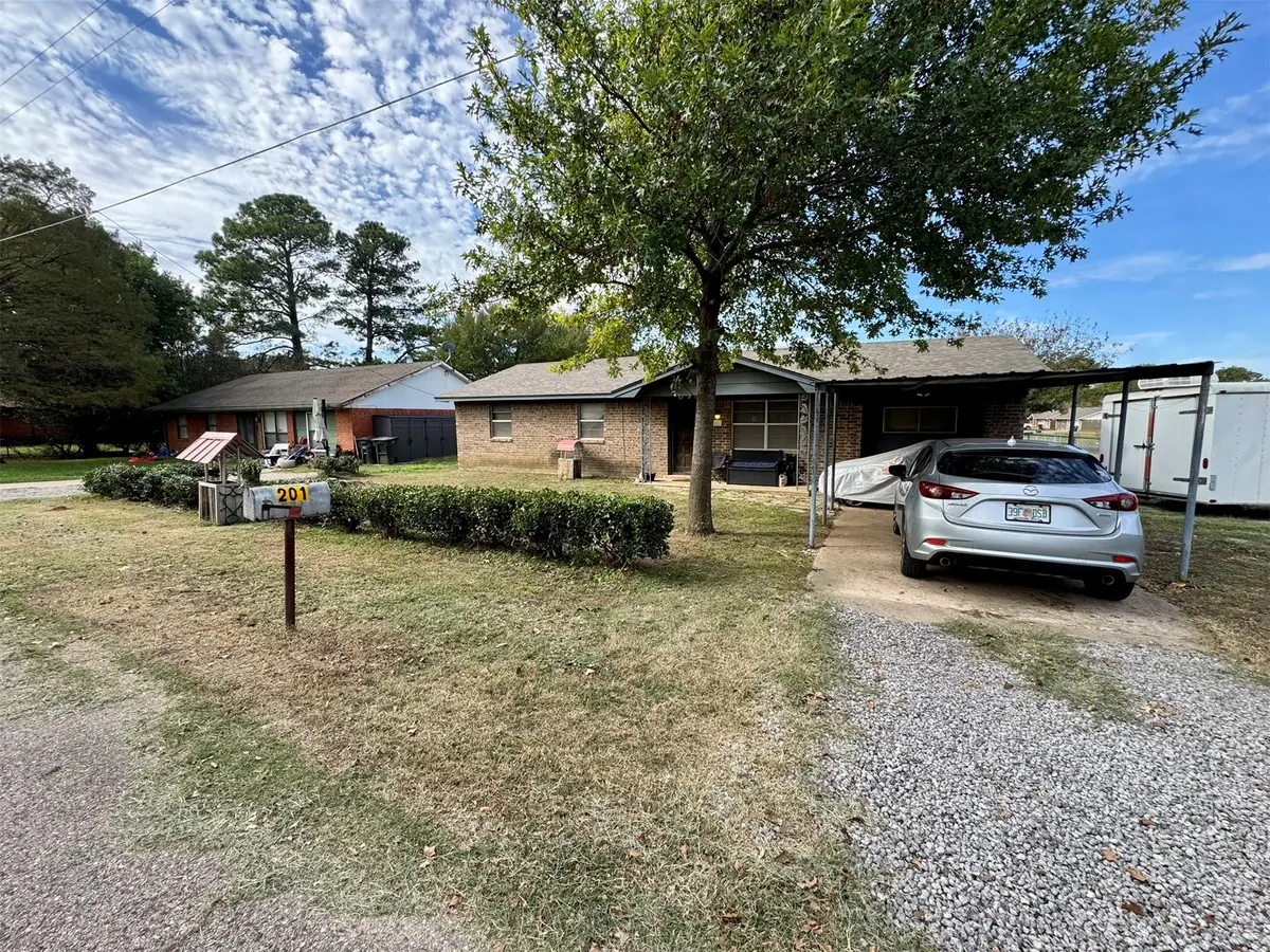 201 NE 18th, Durant, OK 74701 - #1