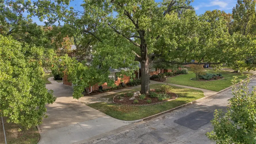3933 S Delaware Place, Tulsa, OK 74105 - #3