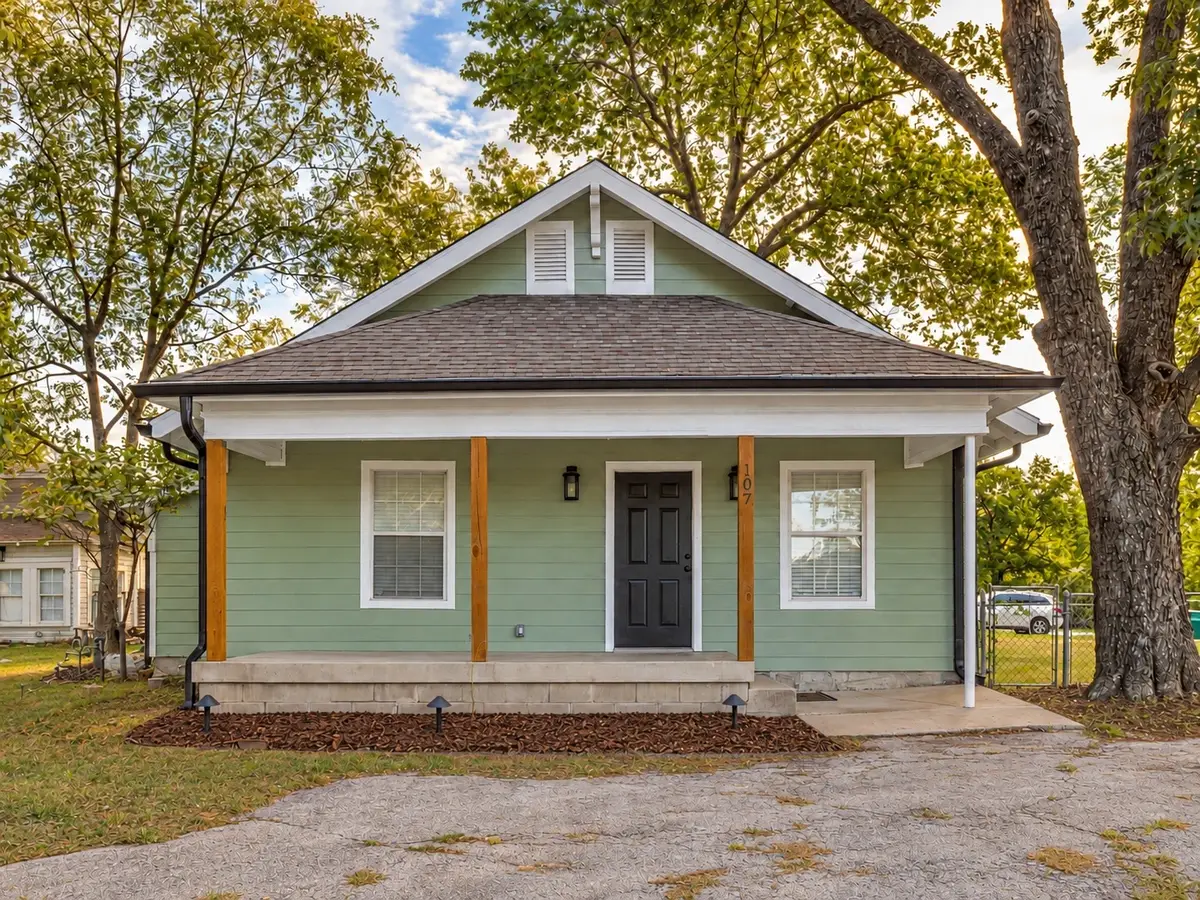 107 E Jackson Avenue S, Sapulpa, OK 74066 - #1
