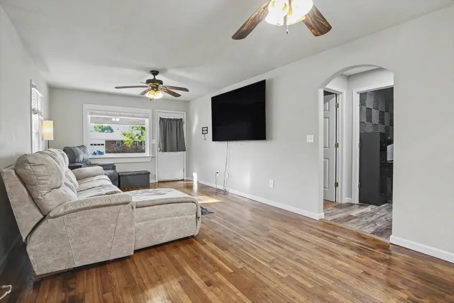 512 Ash Street, Chelsea, OK 74016 - #3