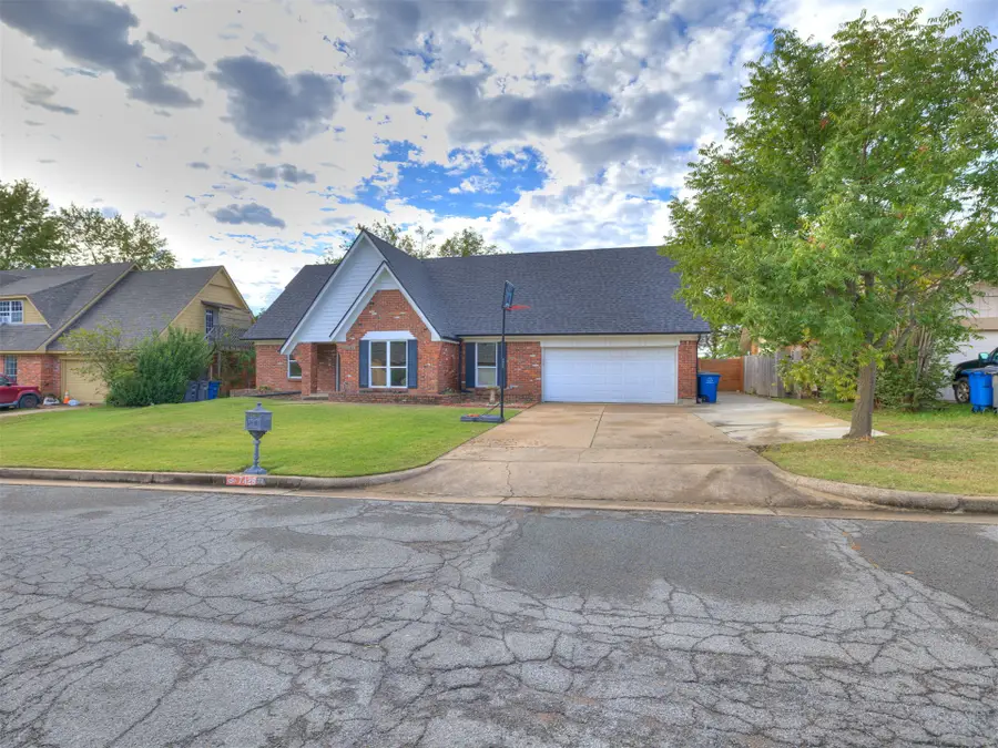 7428 E 70th Street, Tulsa, OK 74133 - #2