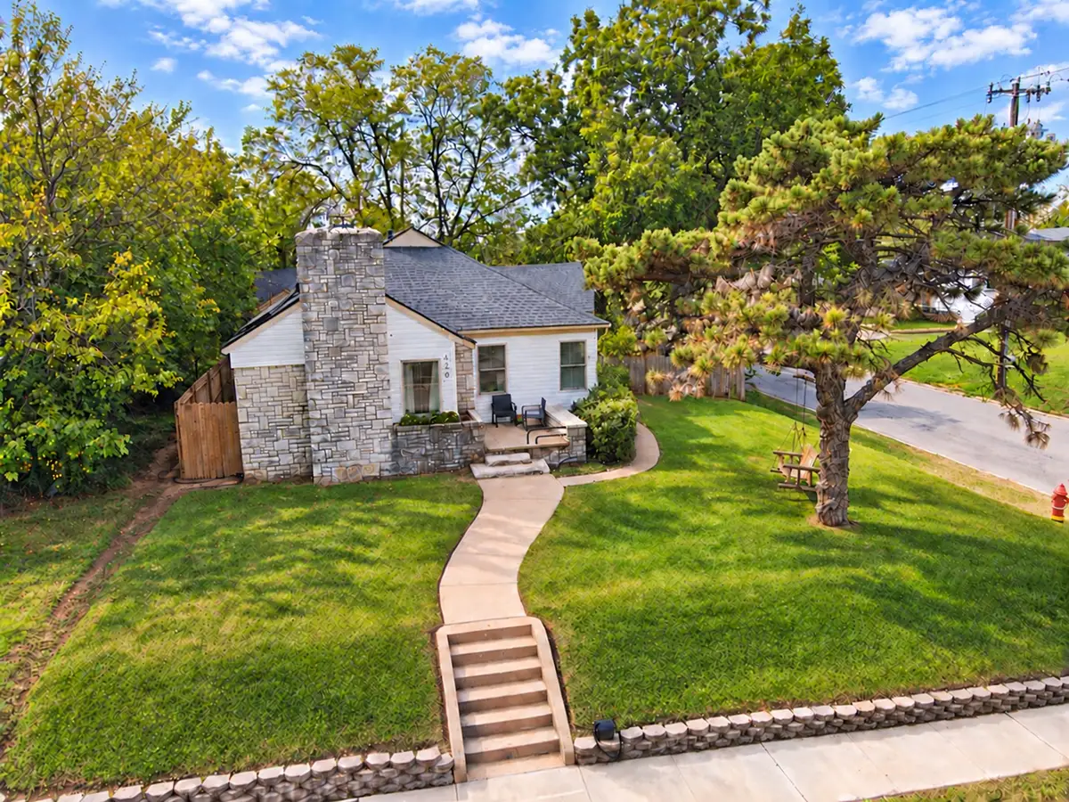 420 NW 11th Avenue Nw, Ardmore, OK 73401 - #1