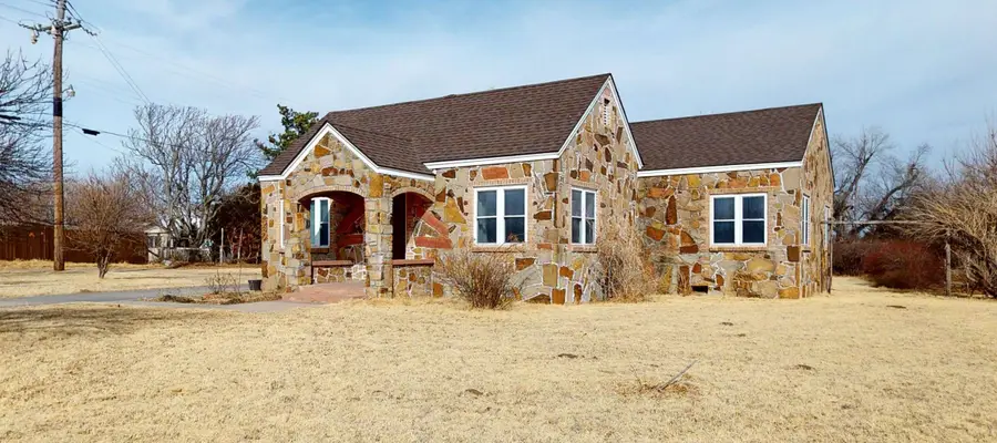 516 E First St, Shattuck, OK 73858 - Image #2