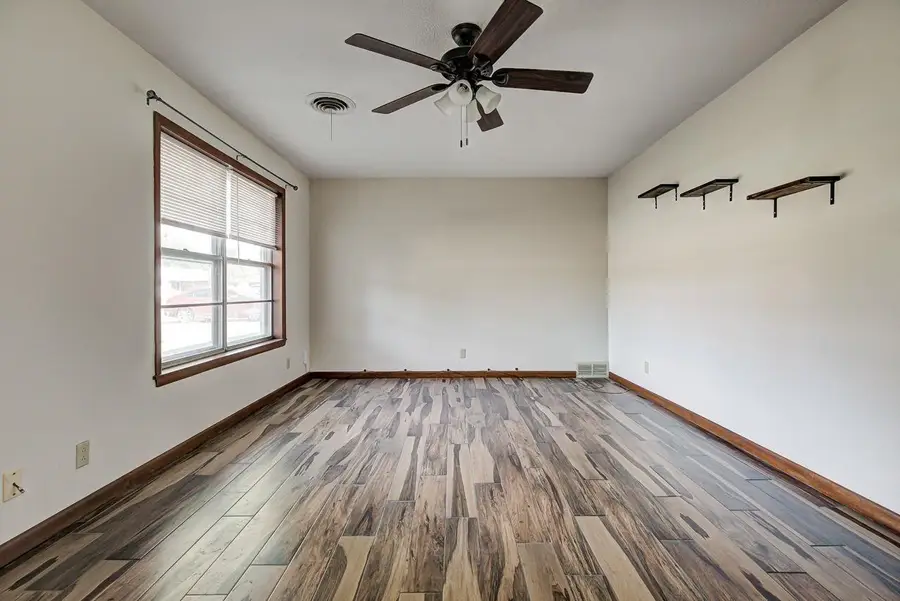 2835 W Elm Ave, Enid, OK 73703 - Image #2